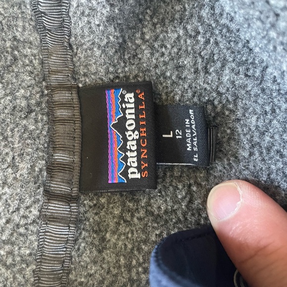 NEW Patagonia kids Large pull over half button sweater - Picture 3 of 7